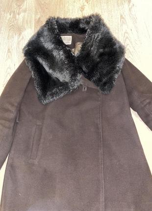 Женское коричневое пальто пальто с воротником, без пояса