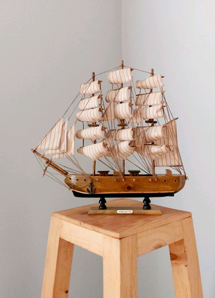 Модель корабля вітрильника (FREGATTE), сувенір