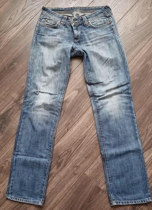 Продам женские джинсы с вышитыми карманами р.44-46