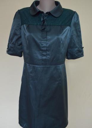 Шикарное атласное платье с гипюром бирюзового цвета