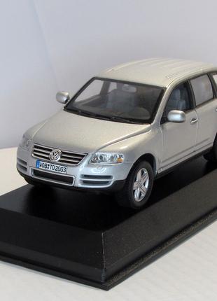 VW Volkswagen Touareg I, Minichamps. 1:43 коробка и бокс.