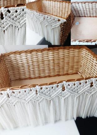 Плетеная корзина с макраме декором