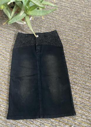 Качественная классическая джинсовая чёрная юбка миди высокая п...