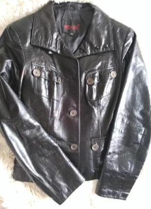 Куртка курточка из натуральной лаковой кожи,размер 44-46