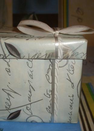 Новая,красивая коробочка+бантик д/романтичного подарка украшений.