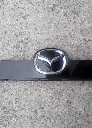 Планка крышки багажника Mazda CX7