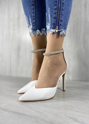 Розпродаж! 40 р. білі жіночі туфлі