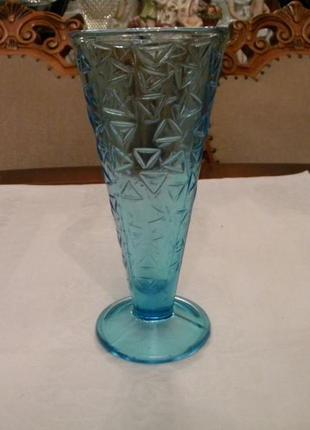 Антикварная ваза цветное голубое стекло ссср 1930 годов
