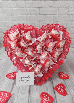 Букет из конфет в форме сердца подарок любимой на день влюбленных