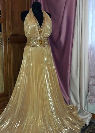 Невероятно красивое бальное вечернее платье золотого цвета со ...