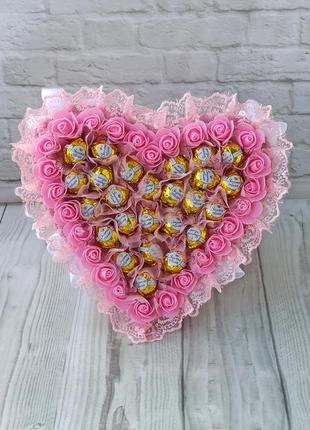 Розовый букет с конфетами в форме сердца, подарок для девушки