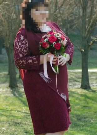 Платье женское бордового цвета