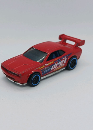 Машинка Dodge Challenger Drift hot wheels Mattel