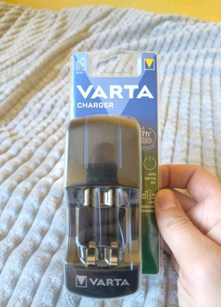 Зарядка VARTA для Акумуляторів типу АА ААА