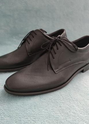 Кожаные туфли черного цвета 39, 40, 45 размер