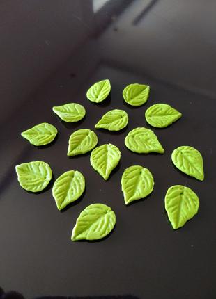 Салатовые листочки из полимерной глины для создания бижутерии ...