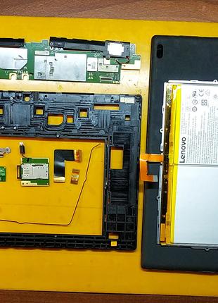 Деталі планшета Lenovo Tab 4 10 (TB-X304L)