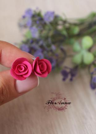 Серьги гвоздики с цветами "розы цвета фуксия"