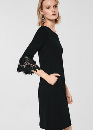 Лаконичное статусное черное платье s oliver