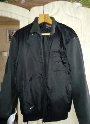 Куртка,человечья,черная 46-48.