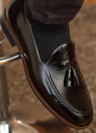Черные лакированные туфли лоферы - для стильных мужчин
