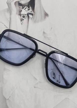 Солнцезащитные очки Тони Старка Синий в черной оправе