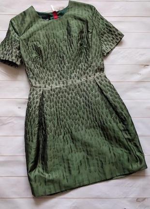 Красивое нарядное платье зеленого цвета бренда melissa fendi