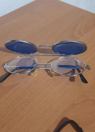 Солнцезащитные очки с чехлом