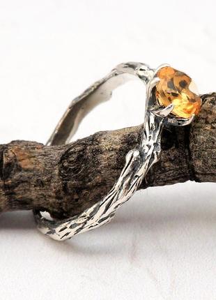 Кольцо женское серебрянное с цитрином