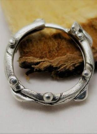 Серьга мужская бионика серебро средний размер - серьги кольца