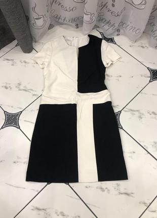 Чёрно-белое платье