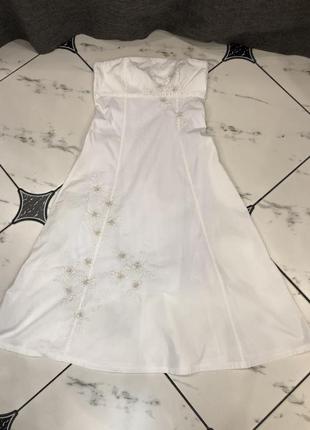 Белое платье бюстье
