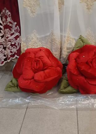 Декоративні подушки Троянда
