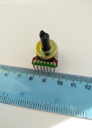 Продам резисторы сдвоенные переменные R1616Y-AD1-A50K с тонкомпен