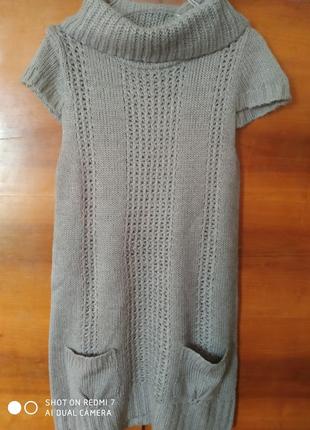 Платье- свитер. с воротником, кармашками