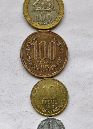 Підбірка монет Чилі