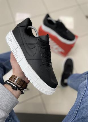 Чёрные кроссовки nike air force cube