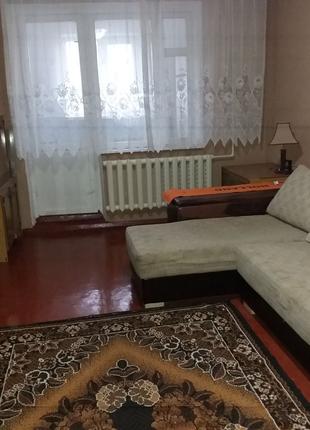 Продам дешеву квартиру біля метро Армійська