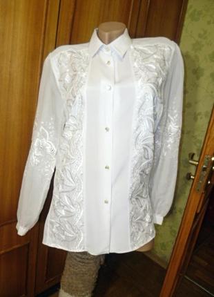 Белая шелковая блузка с длинными шифоновыми рукавами с вышивко...