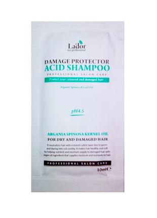 Бесщелочной шампунь с pH 4.5 Lador Damage Protector Acid Shamp...