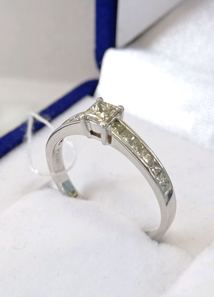 Золотое кольцо для помолвки с бриллиантами белое золото