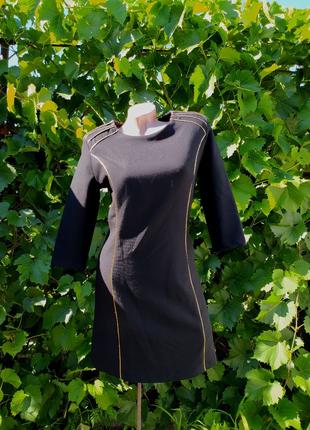 Чорна строга сукня футляр з рукавами