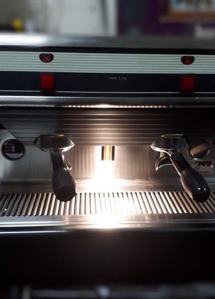 Професійна кавоварка Nuova Simonelli Premier