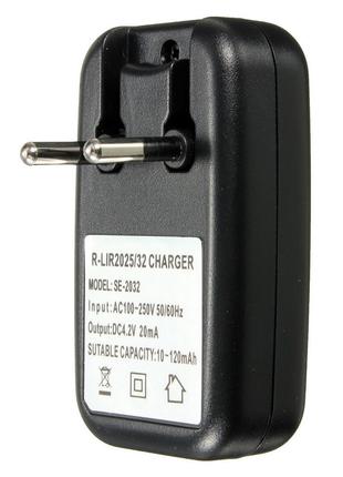 Зарядное устройство для аккумуляторов LIR2032 и LIR2025 (CR203...