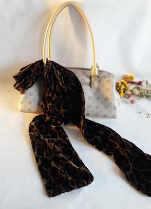 Велюровый шарф с леопардовым принтом