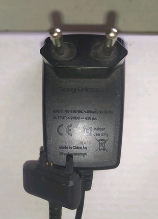 Зарядное устройство Sony Ericsson CST-60 зарядний пристрій