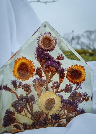 Декор інтер'єру з квітів  ручної роботи