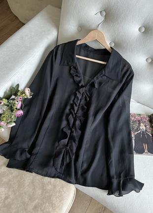 Черная шифоновая блузка с рюшами