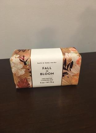Мыло твердое bath and body works fall in bloom bar soap