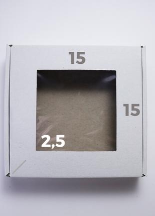 Коробка з вікном 15 х 15 х 2,5 см біла подарункова гофрокартон